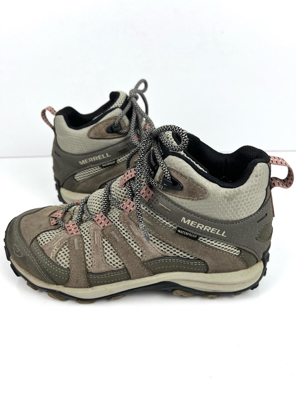 Merrell Women’s Alverstone Waterproof Hiking Boots size 8.0 Tan/Pink Outdoor